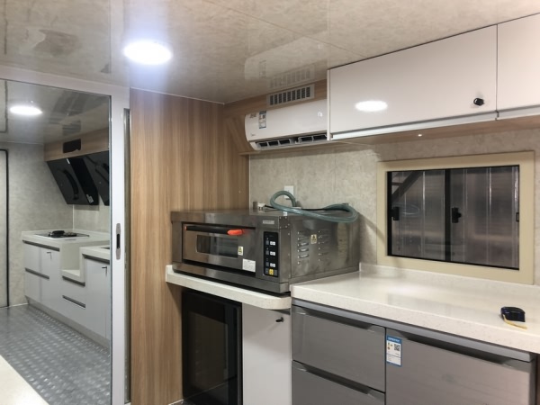 重汽豪沃TG5餐車(chē)