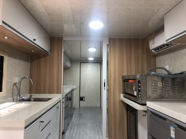 重汽豪沃TG5餐車(chē)